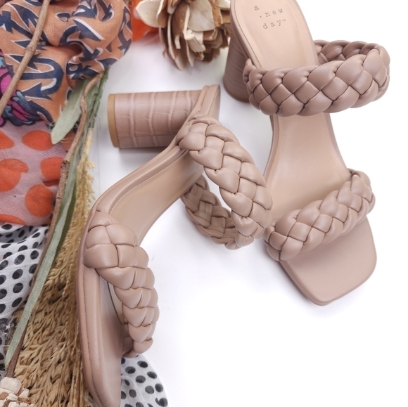 Tan Braid Weave Square Toe Mules Sz 7.5 - Picture 4 of 10